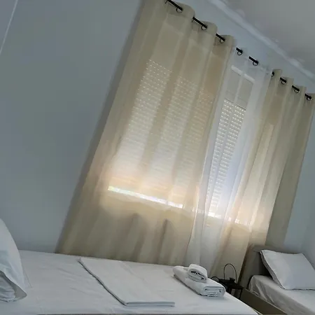 Andi Seaview Apartment Vlore