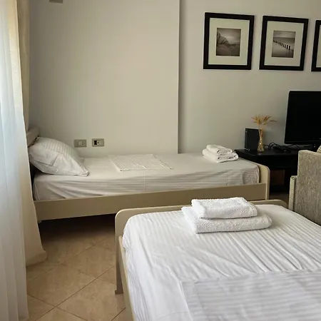 Andi Seaview Apartament *