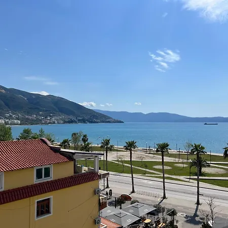 Andi Seaview